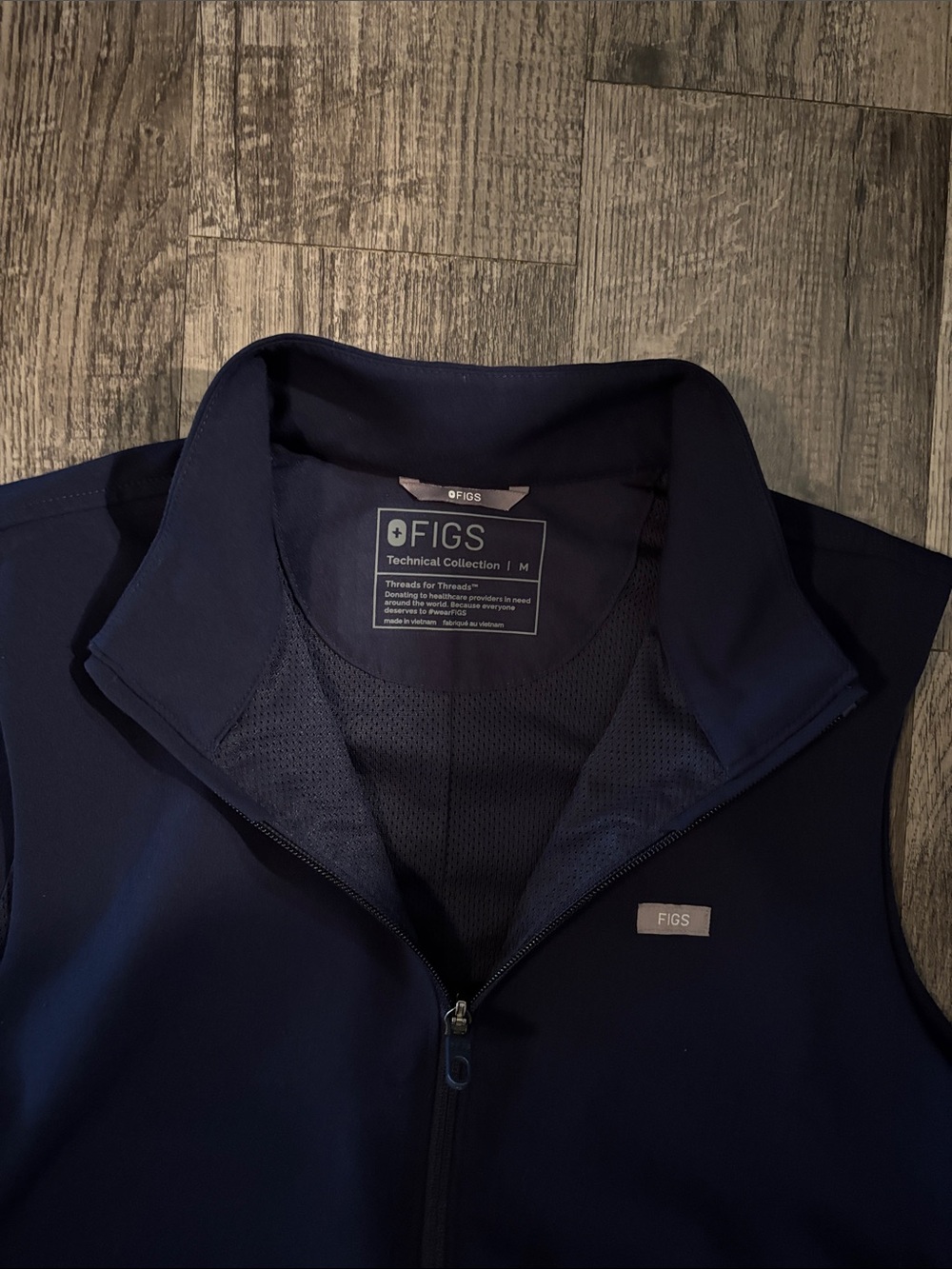 Figs Sydney Scrub Vest - Navy Blue - Size Medium - Picture 2 of 4